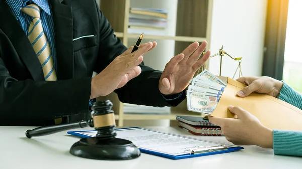 Personal Injury Attorneys Explain What Constitutes a Strong Case