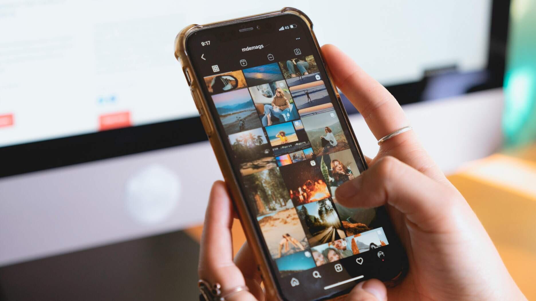 Behind the Curtain How Algorithms Push Instagram Likes